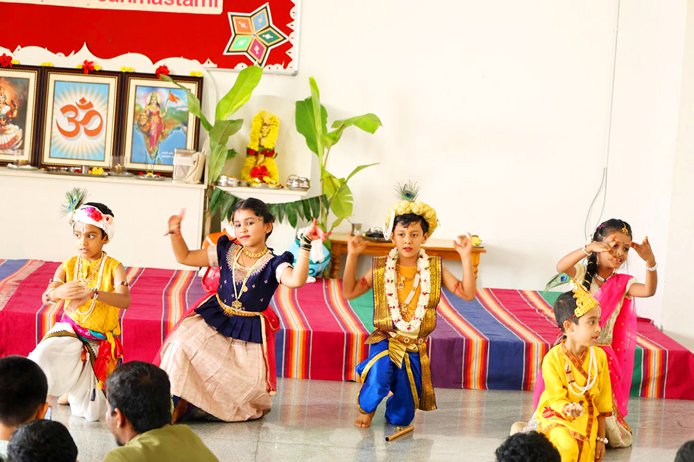 RVK - Banashankari Celebrates Sri Krishna Janmashtami with Devotion and Dahi Handi (6)
