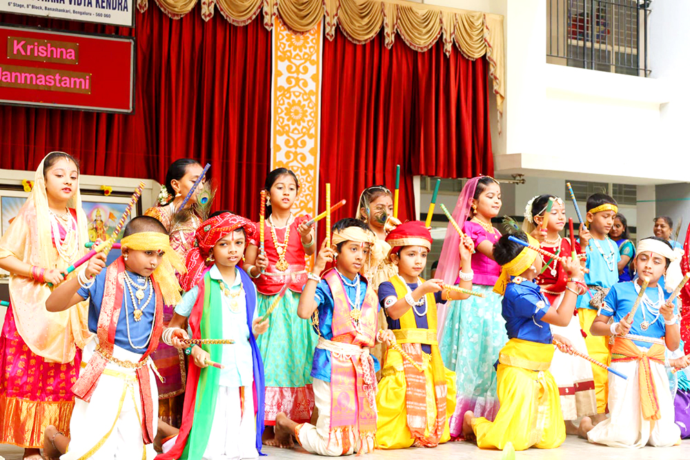 RVK - Banashankari Celebrates Sri Krishna Janmashtami with Devotion and Dahi Handi (7)