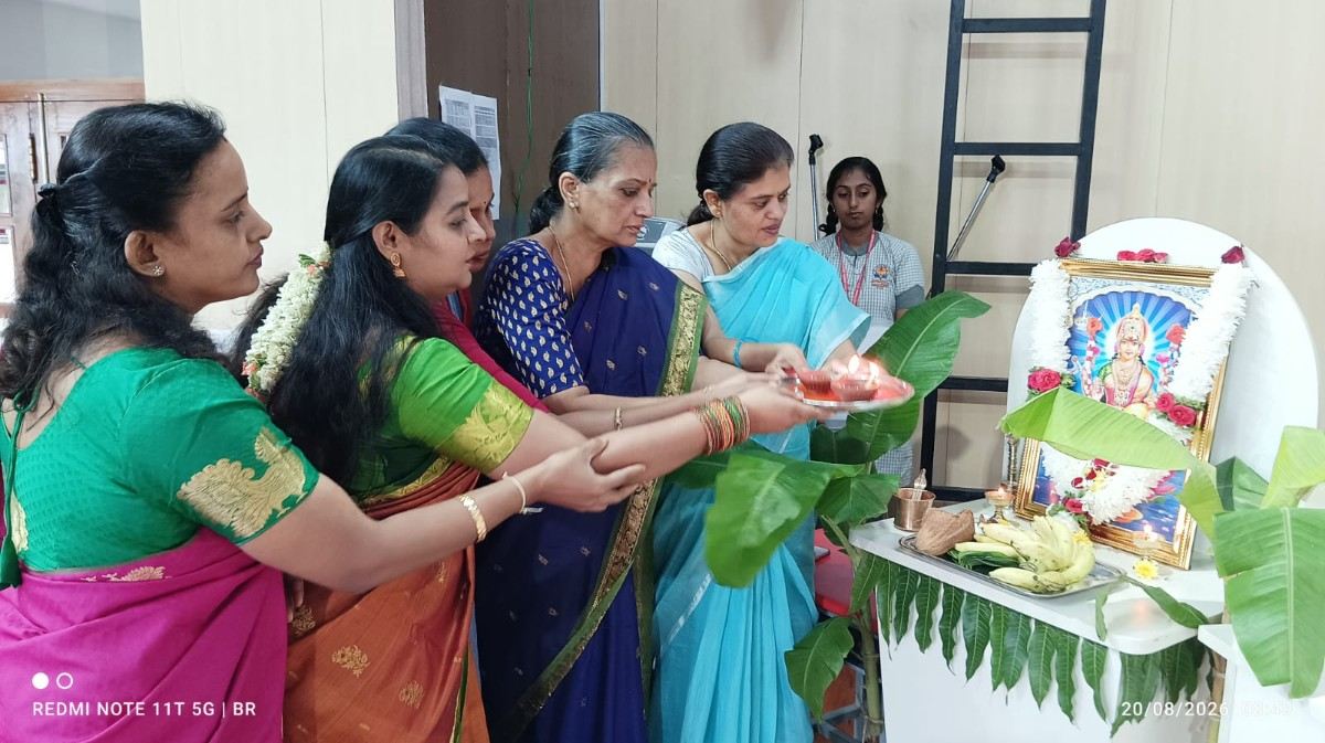 Varamahalakshmi Festival Celebrated at RVK - Banashankari (9)