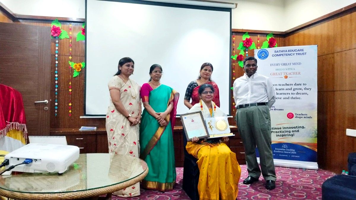 Two Teachers from RVK – Banashankari Honoured at SECT State-Level Felicitation (1)